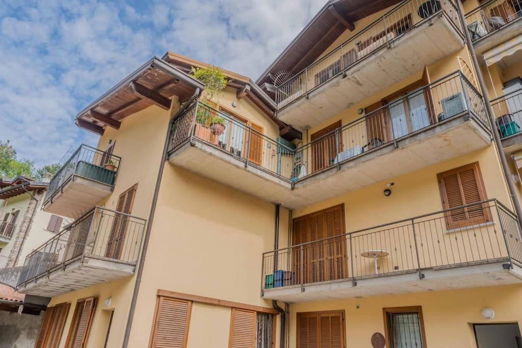 Relax In Nature And Lake Free Parking Luino Exterior foto